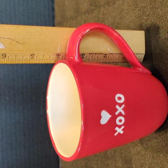 Hallmark heart "hugs & kisses" mug - Picture 12 of 15